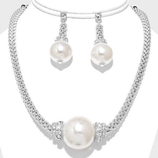 Pearl Plunge Necklace Set